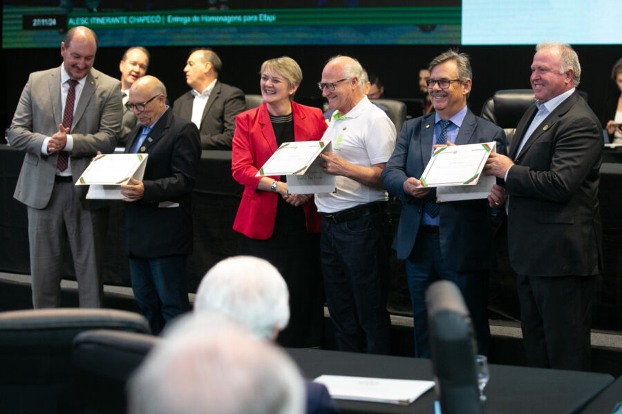 Ex-presidentes da Efapi foram homenageados durante o Programa Alesc Itinerante