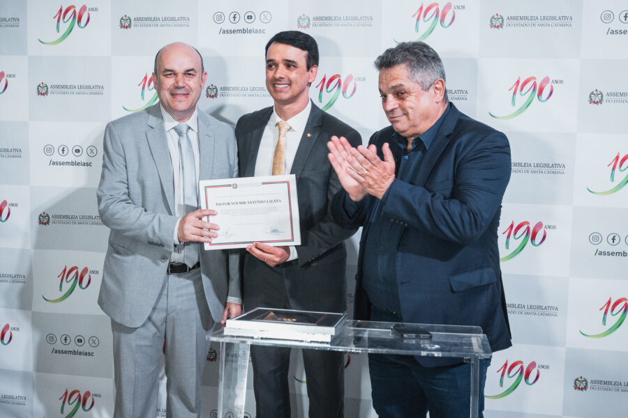Pastor Lalana, deputado Marcos da Rosa e prefeito de Chapecó, João Rodrigues