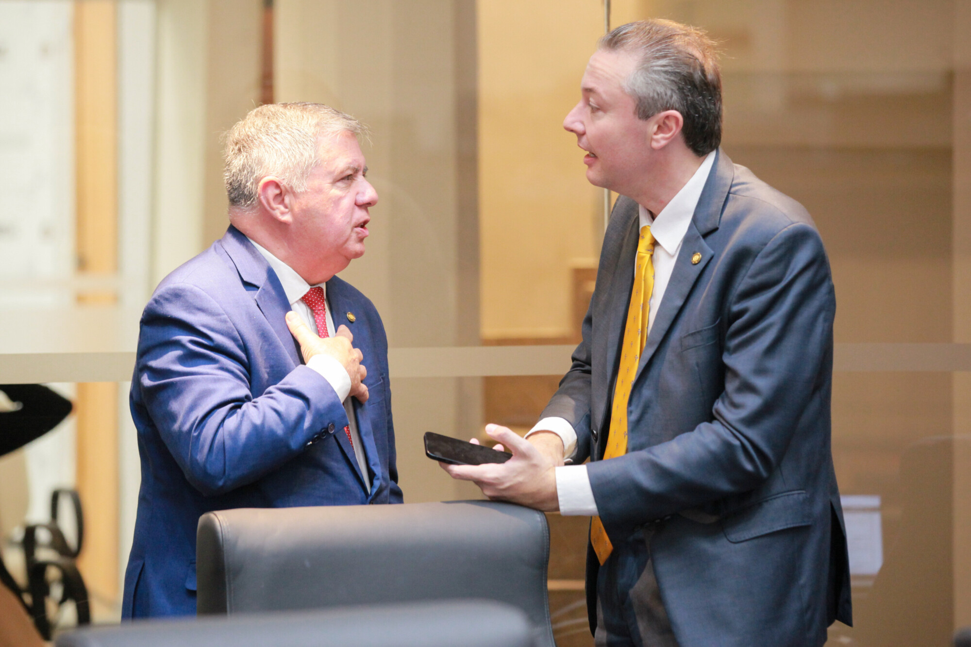 - Deputado Mário Motta (PSD) - Deputado Napoleão Bernardes (PSD)