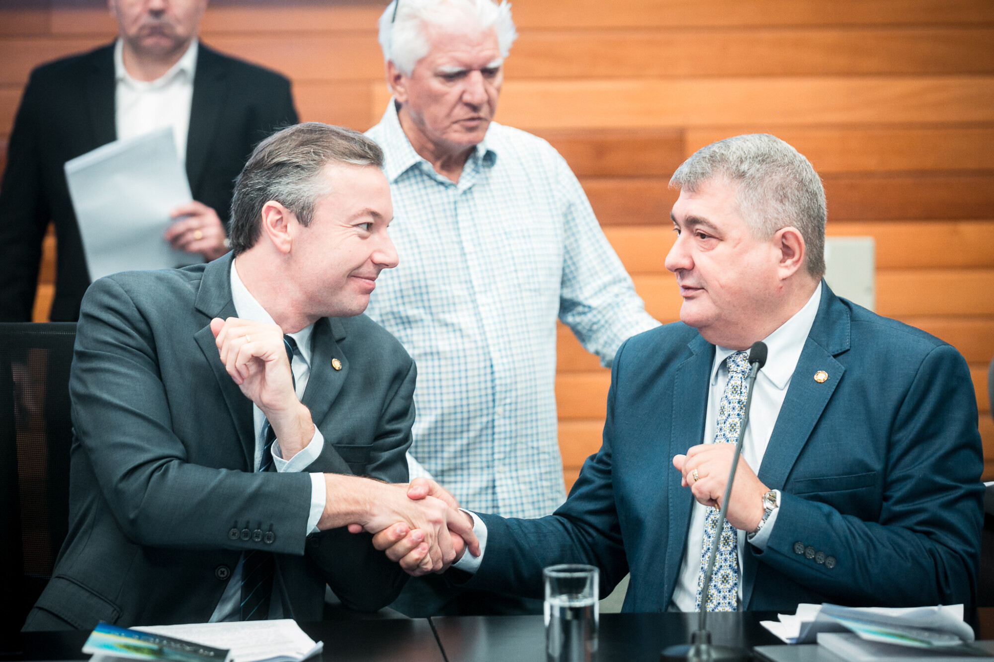 - Deputado Napoleão Bernardes (PSD)- Deputado Antídio Lunelli (MDB)