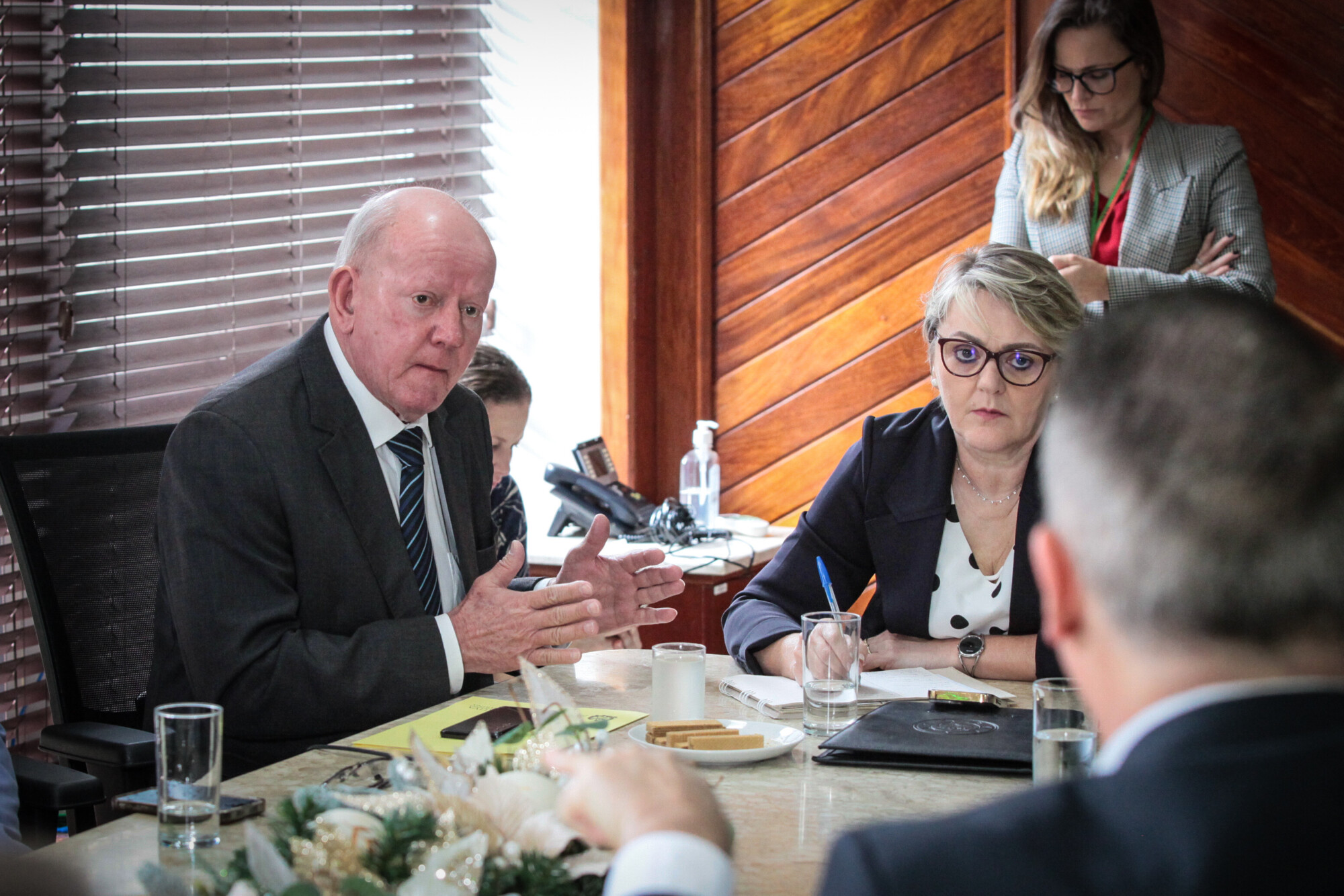 - Deputado Marcos Vieira (PSDB)
 - Deputada Luciane Carminatti (PT)