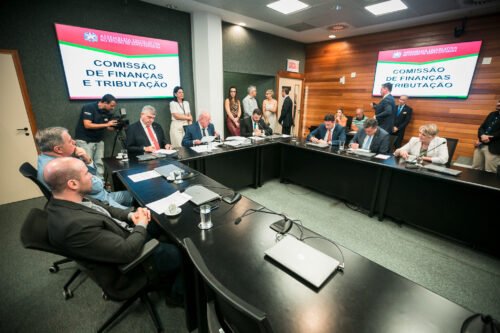 Orçamento de 2025 e revisão do PPA seguem ao plenário