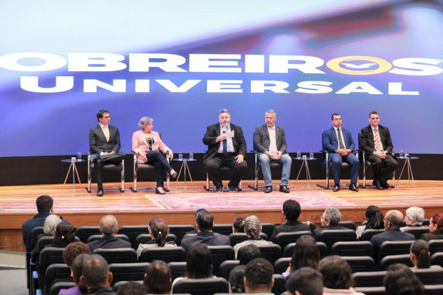 A solenidade reuniu autoridades religiosas, políticos e populares.