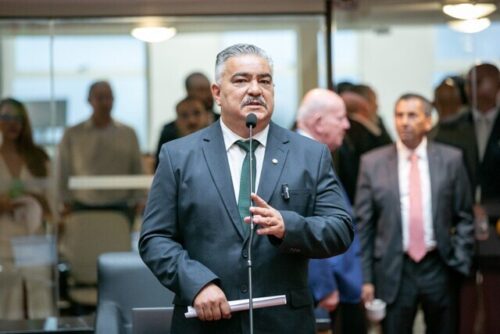 Alesc aprova projeto que proíbe cirurgia de gênero em menores de 18 anos