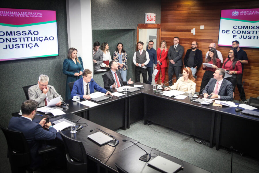 Reunião da Comissão de Constituição e Justiça.