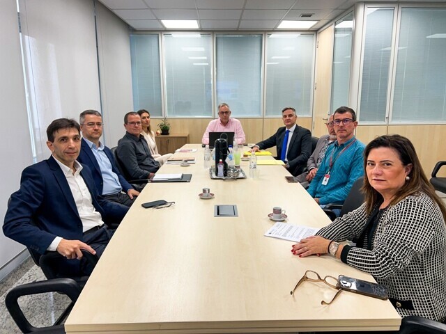Reunião com diretor-geral de Controle Externo (TCE), Sidney Tavares, e técnicos do órgão.