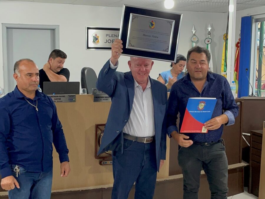 Homenagem foi entregue nesta quinta-feira (5), na Câmara de Vereadores. FOTO: Divulgação