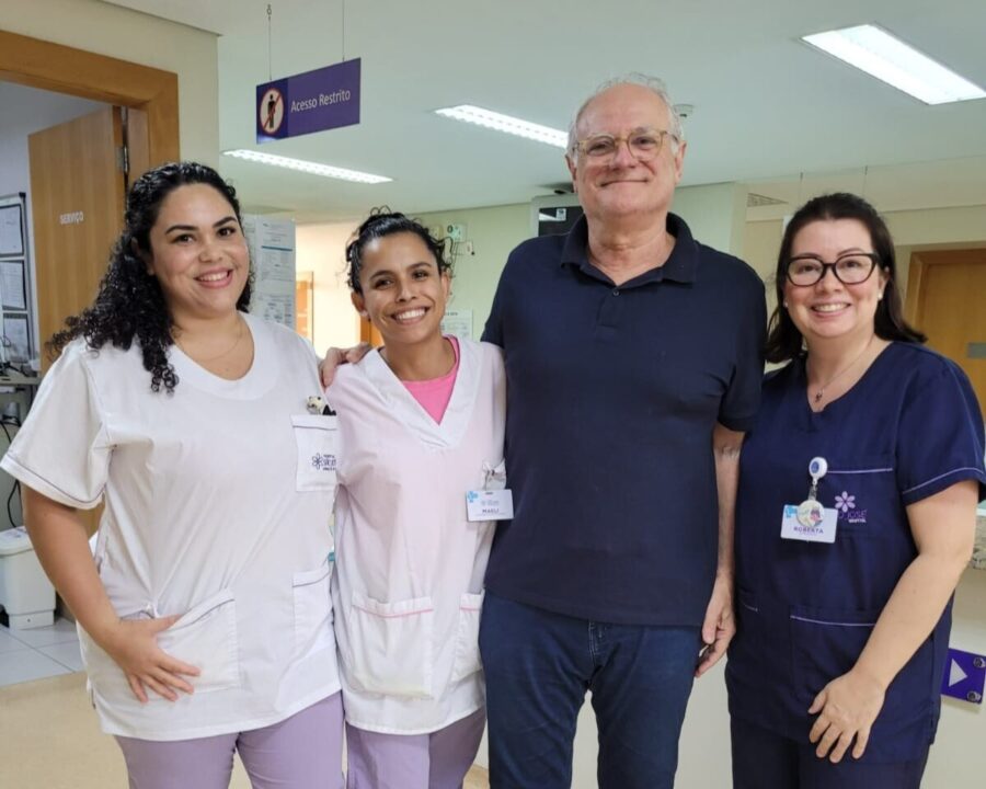 Dr. Vicente e equipe do Hospital São José, de Jaraguá do Sul. Foto: Assessoria de Imprensa