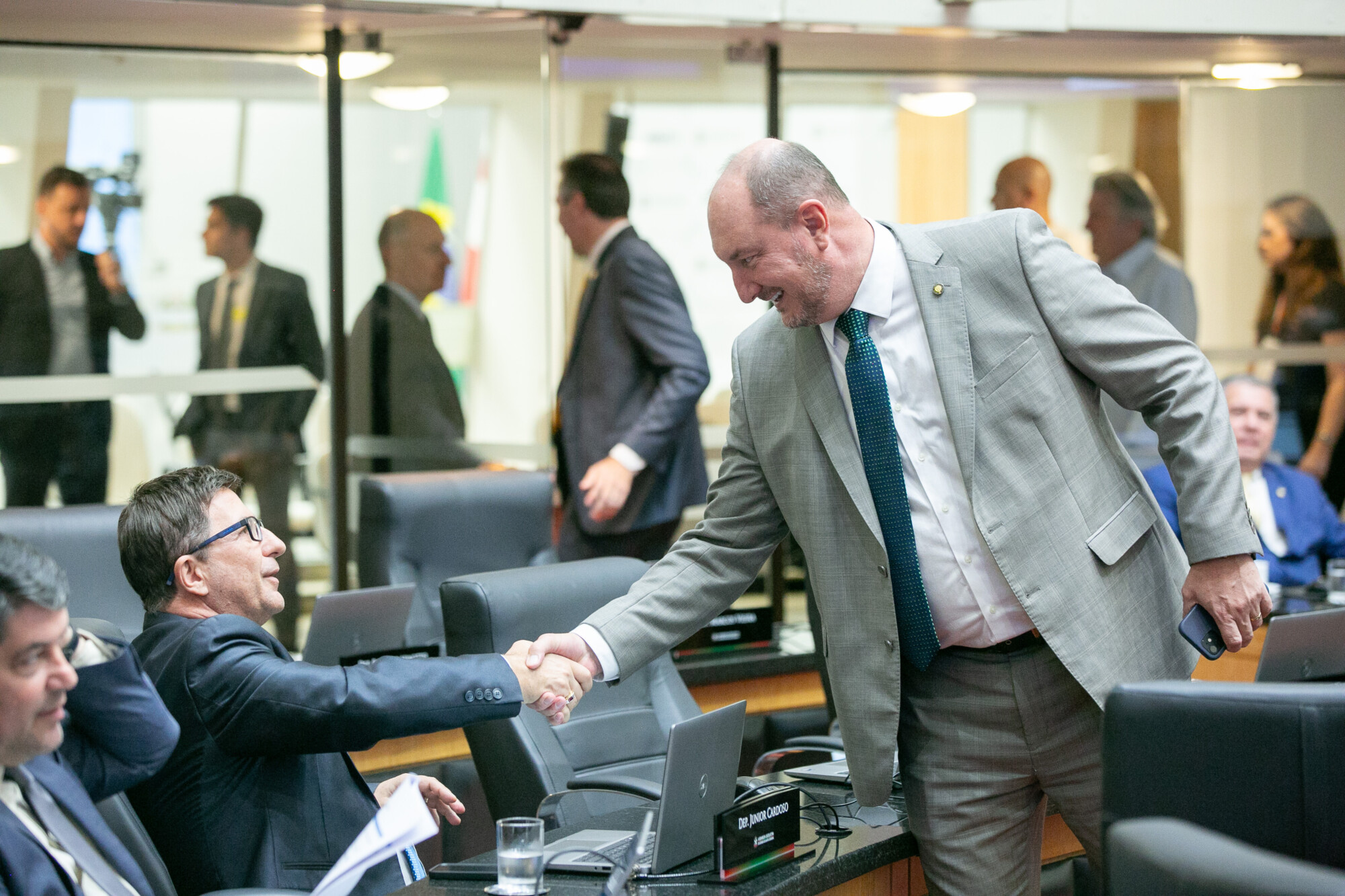 - Deputado Junior Cardoso (PRD) - Deputado Mauro de Nadal (MDB)