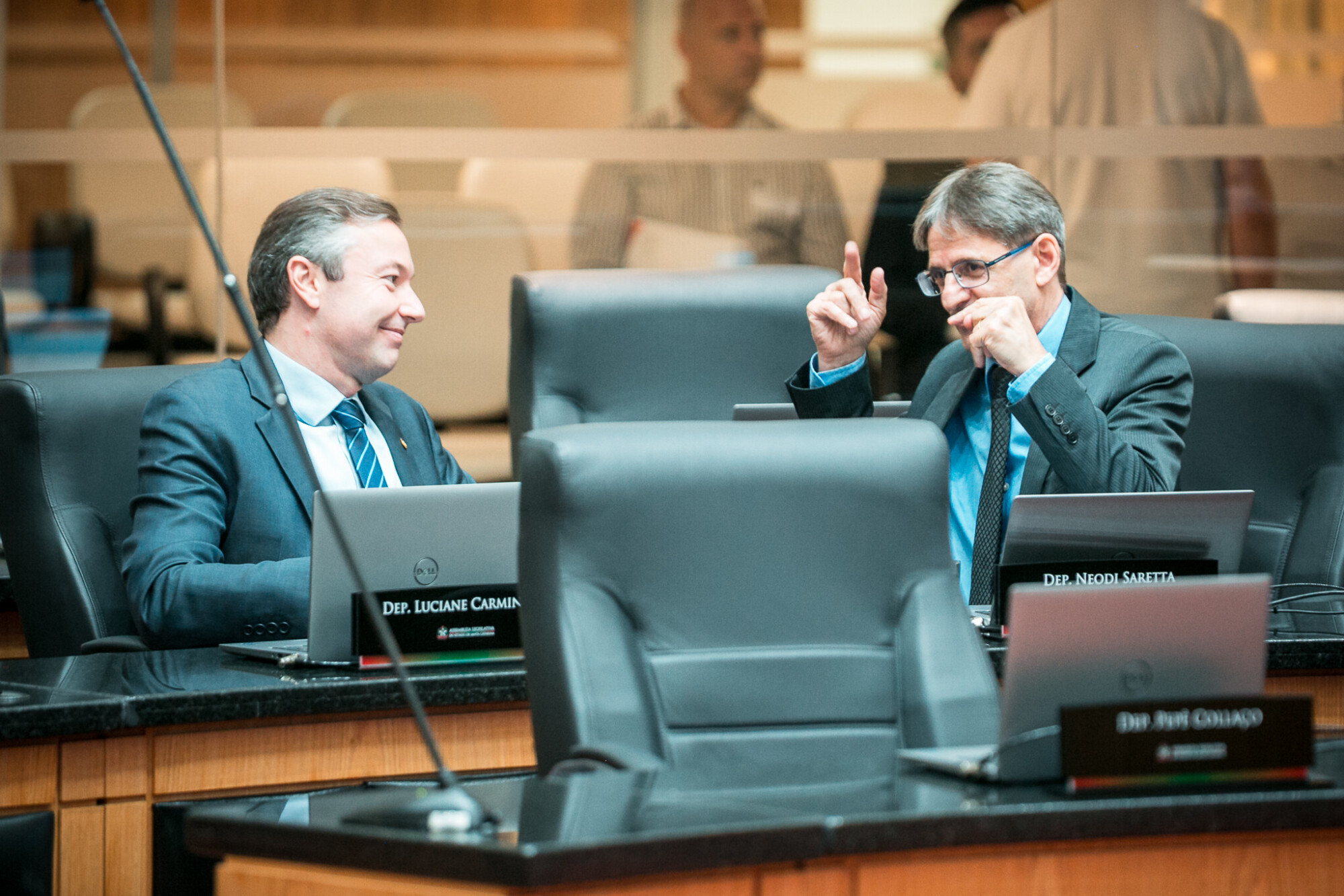 - Deputado Napoleão Bernardes (PSD) 	
 - Deputado Neodi Saretta (PT)