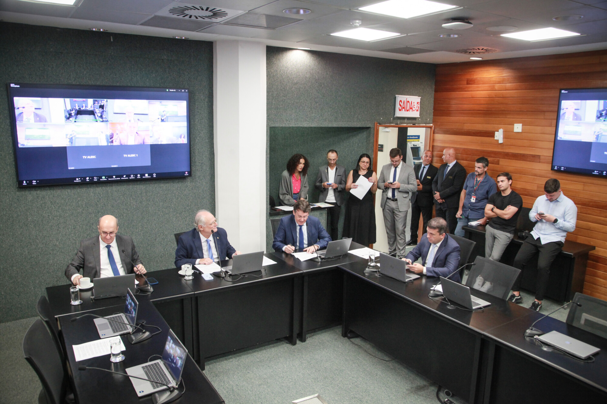 - Deputado José Milton Scheffer (PP) 	
- Deputado Dr. Vicente Caropreso (PSDB)  - Deputado Jair Miotto (União) 	 - Deputado Camilo Martins (Podemos)