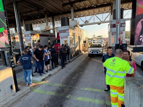 Sérgio Guimarães realiza fiscalização em praças de pedágio e flagra desrespeito aos motoristas