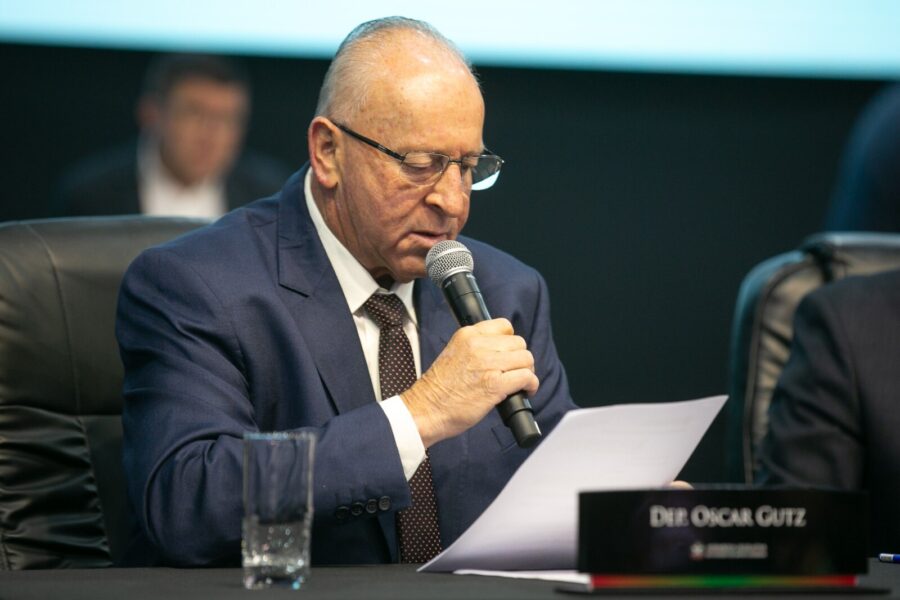 Deputado Oscar Gutz