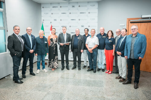 Setenta anos do Centro de Engenheiros e Arquitetos de Joinville são reverenciados na Alesc