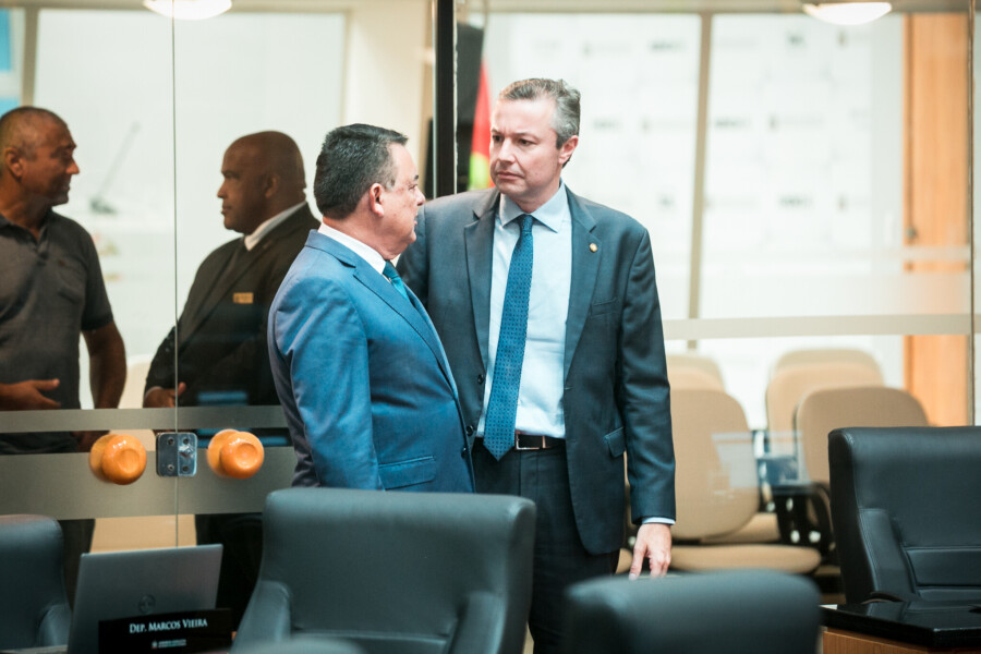 - Deputado Maurício Peixer (PL)
- Deputado Napoleão Bernardes (PSD)