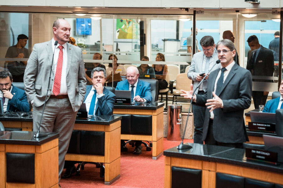 - Deputado Mauro de Nadal (MDB) 	- Deputado Neodi Saretta (PT)