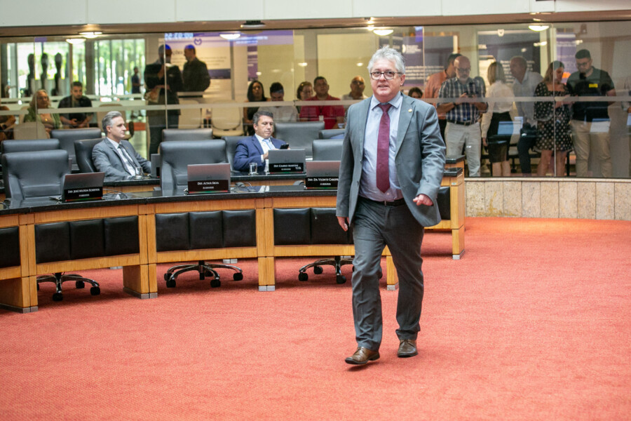 - Deputado Tiago Zilli (MDB)