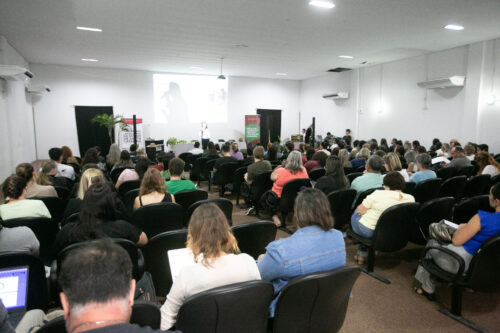 Mais de 200 pessoas participam do Seminário Estadual de Agroecologia nas Escolas em Itajaí