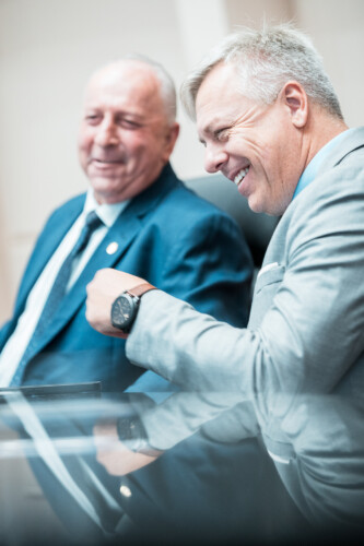 - Deputado Oscar Gutz (PL) 	 - Deputado Fabiano da Luz (PT)