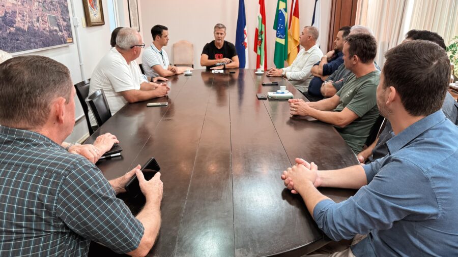 Deputado Marcos da Rosa e lideranças de Pomerode