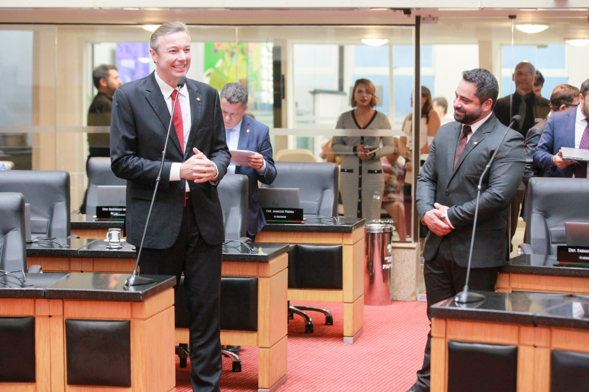 - Deputado Napoleão Bernardes (PSD) 	- Deputado Jeferson Cardozo (PL)
