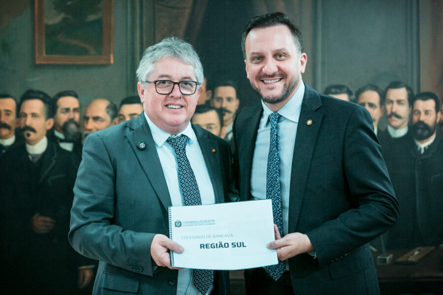 Deputado Tiago Zilli (e) sucedeu o deputado Pepê Collaço na condução da bancada
