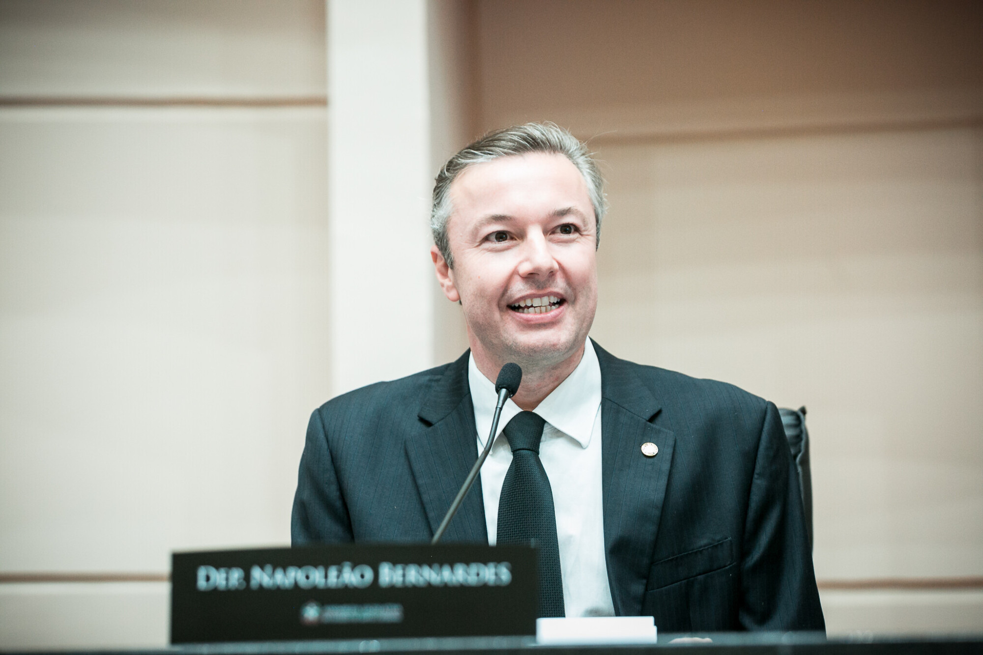 - Deputado Napoleão Bernardes (PSD)