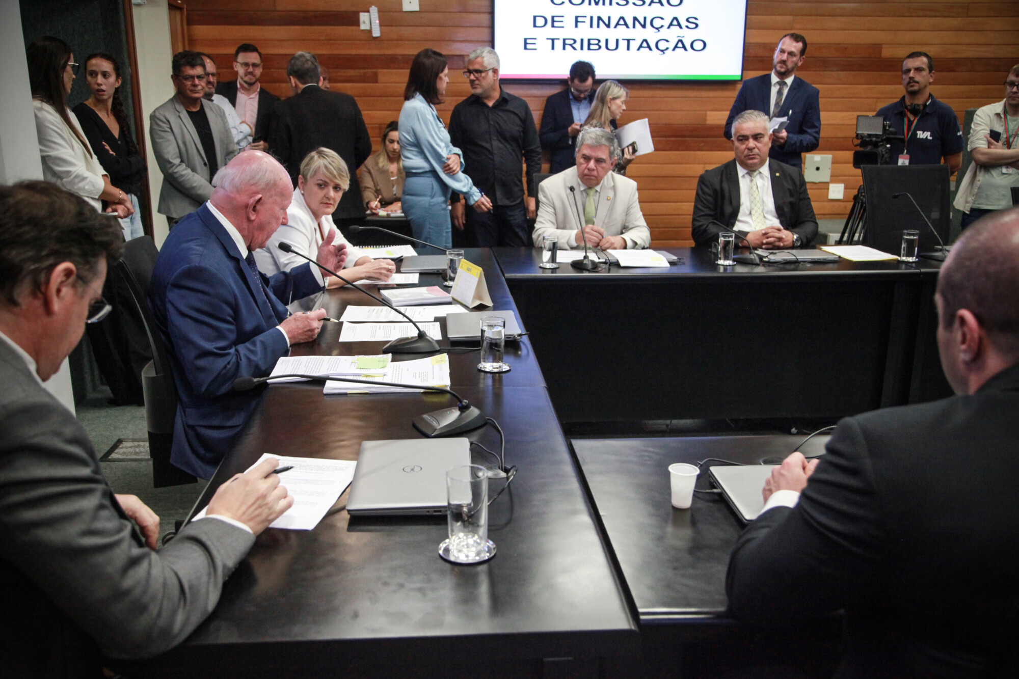 - Deputado Jessé Lopes (PL) 
 - Deputado Jair Miotto (União)  - Deputado Marcos Vieira (PSDB) - Deputada Luciane Carminatti (PT) 		 - Deputado Mário Motta (PSD) - Deputado Sargento Lima (PL)
