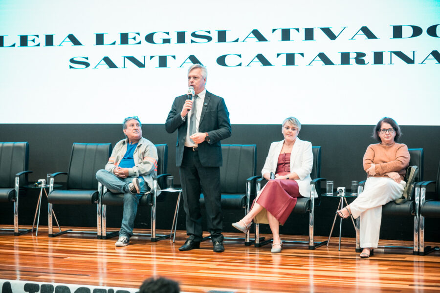 Frente foi reinstalada na manhã desta quarta (9), na Assembleia Legislativa