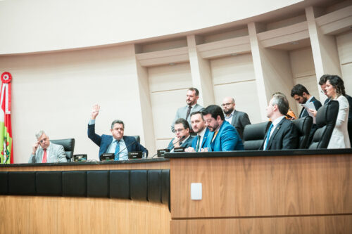 CCJ derruba veto às medidas de prevenção à depressão, automutilação e suicídio