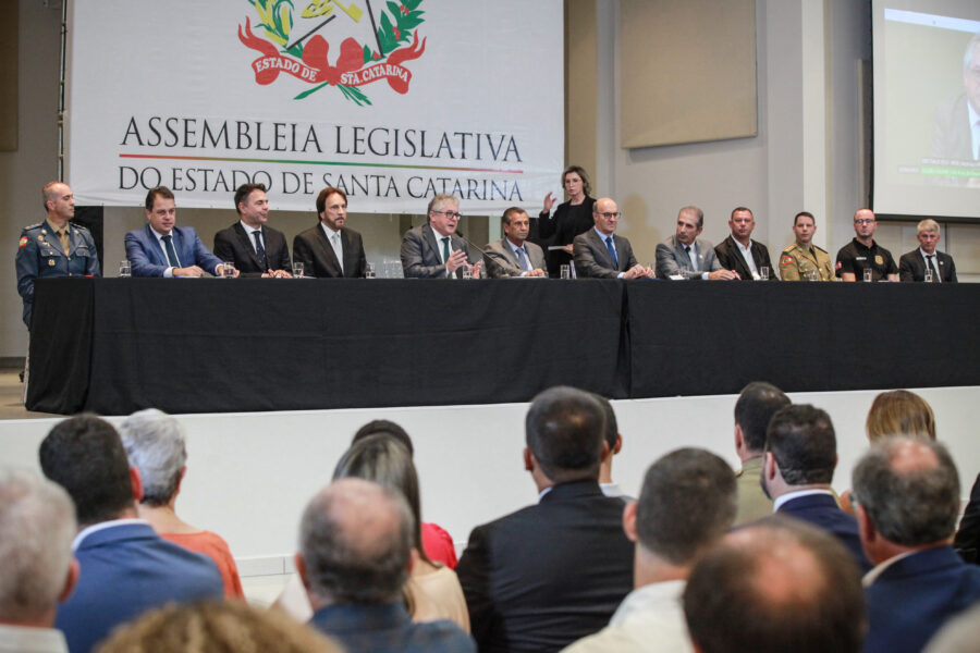 Mesa de autoridades.