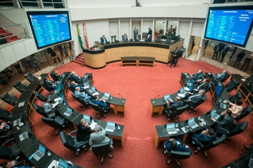 Deputados aprovam projetos que impactam carreiras da Segurança e da Saúde