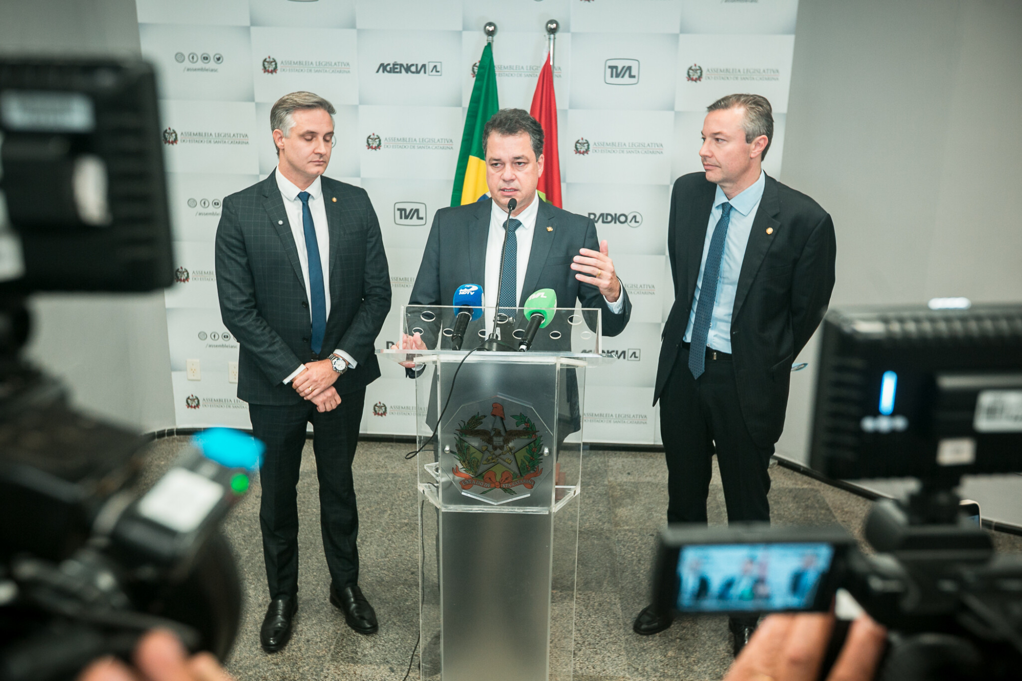 - Deputado Matheus Cadorin (NOVO) - Deputado Napoleão Bernardes (PSD)	
	 - Deputado Rodrigo Minotto (PDT)