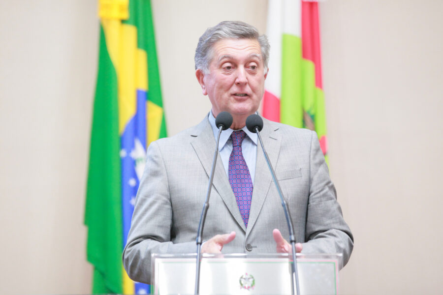 Topázio Neto, prefeito de Florianópolis.