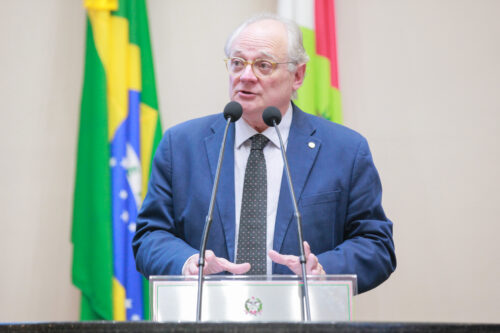 Dr. Vicente cobra implementação da lei que garante distribuição gratuita de canabidiol pelo SUS