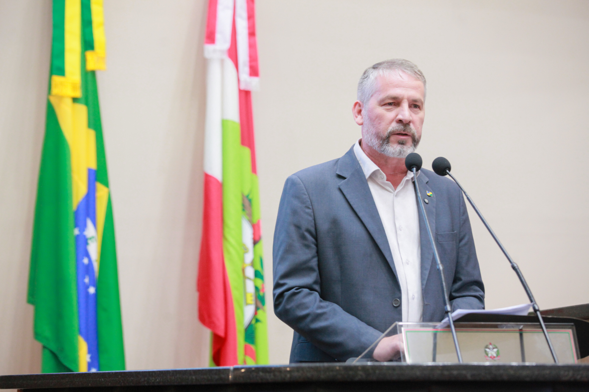 - Salmir da Silva - Prefeito de Biguaçu