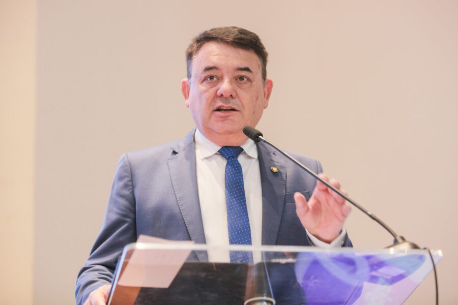 Deputado Maurício Peixer.