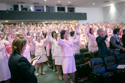 Mulheres da Rede formam “exército cor de rosa” no combate ao câncer