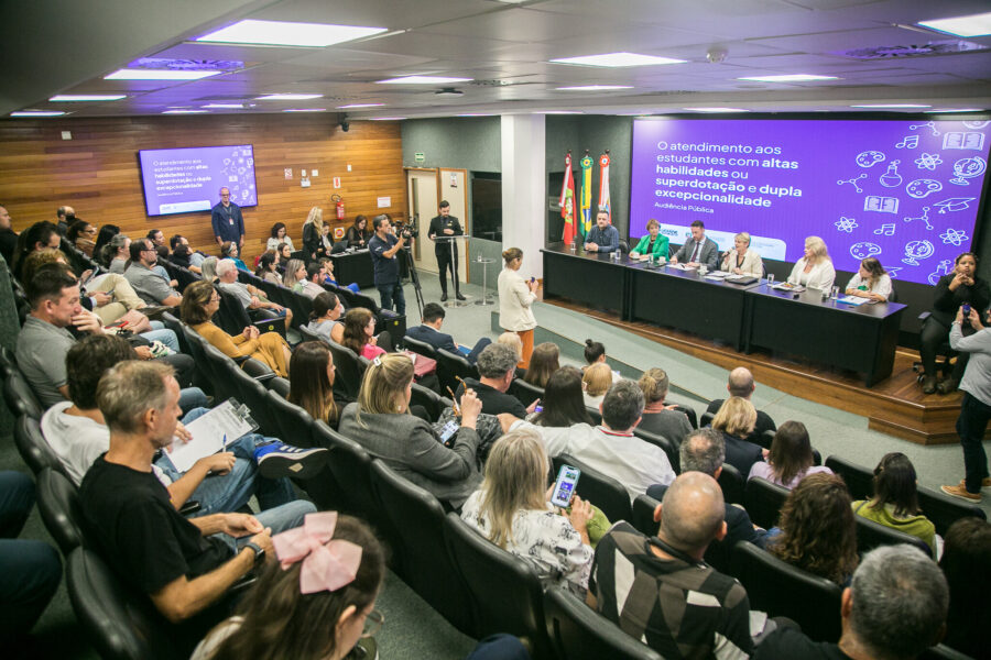 Assunto foi discutido em audiência da Comissão de Educação da Alesc nesta terça-feira (27)