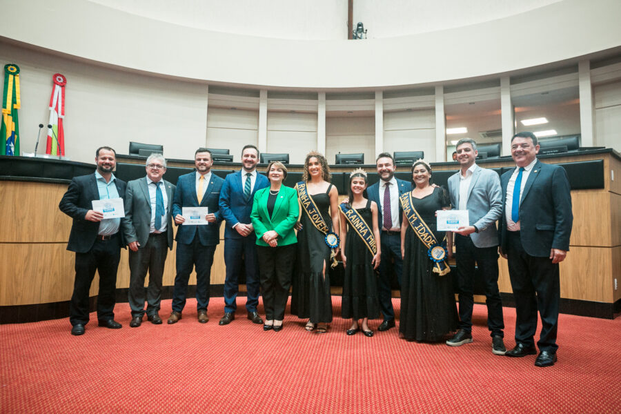 Comitiva de Garopaba veio ao Parlamento catarinense para divulgar o evento para os deputados