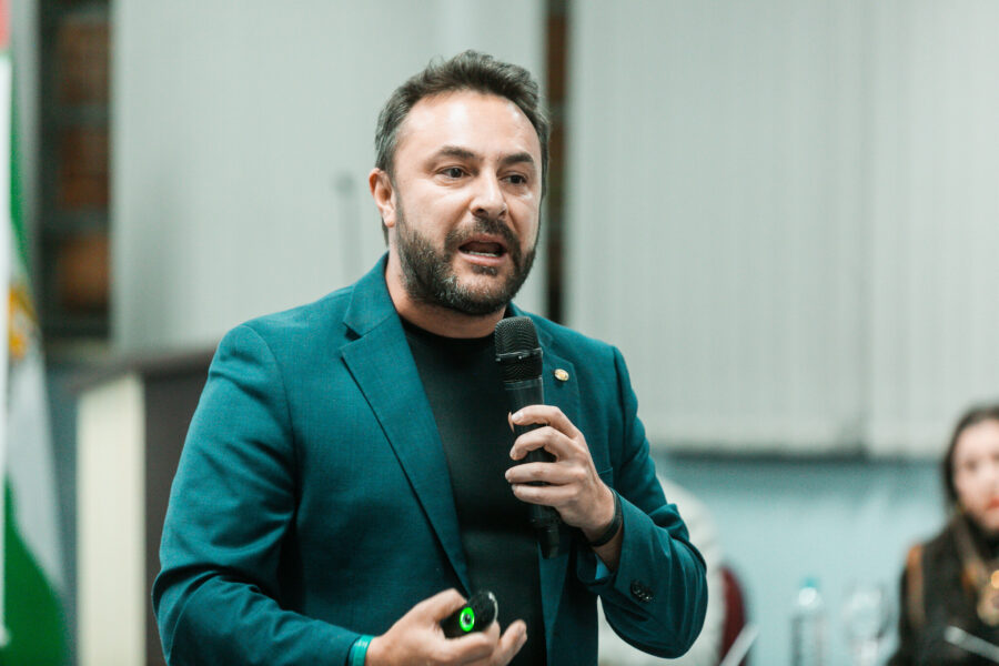 Deputado Marcius Machado, proponente da audiência.