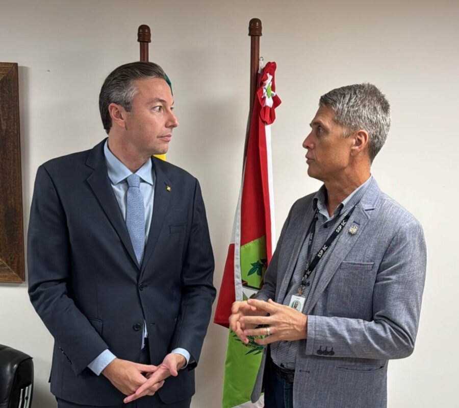 Deputado Napoleão Bernardes e o secretário de Estado da Segurança Pública, Flávio Graff