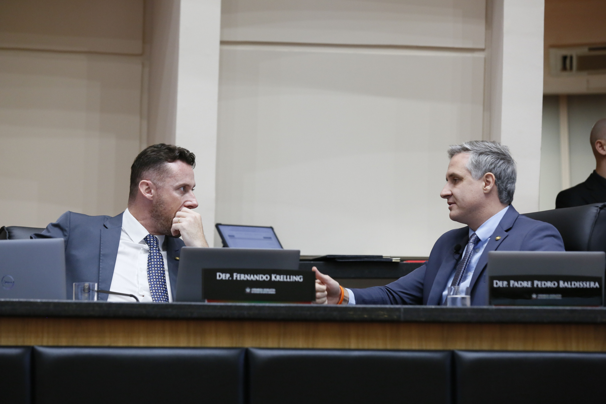 - Deputado Fernando Krelling (MDB) 	 - Deputado Matheus Cadorin (NOVO)