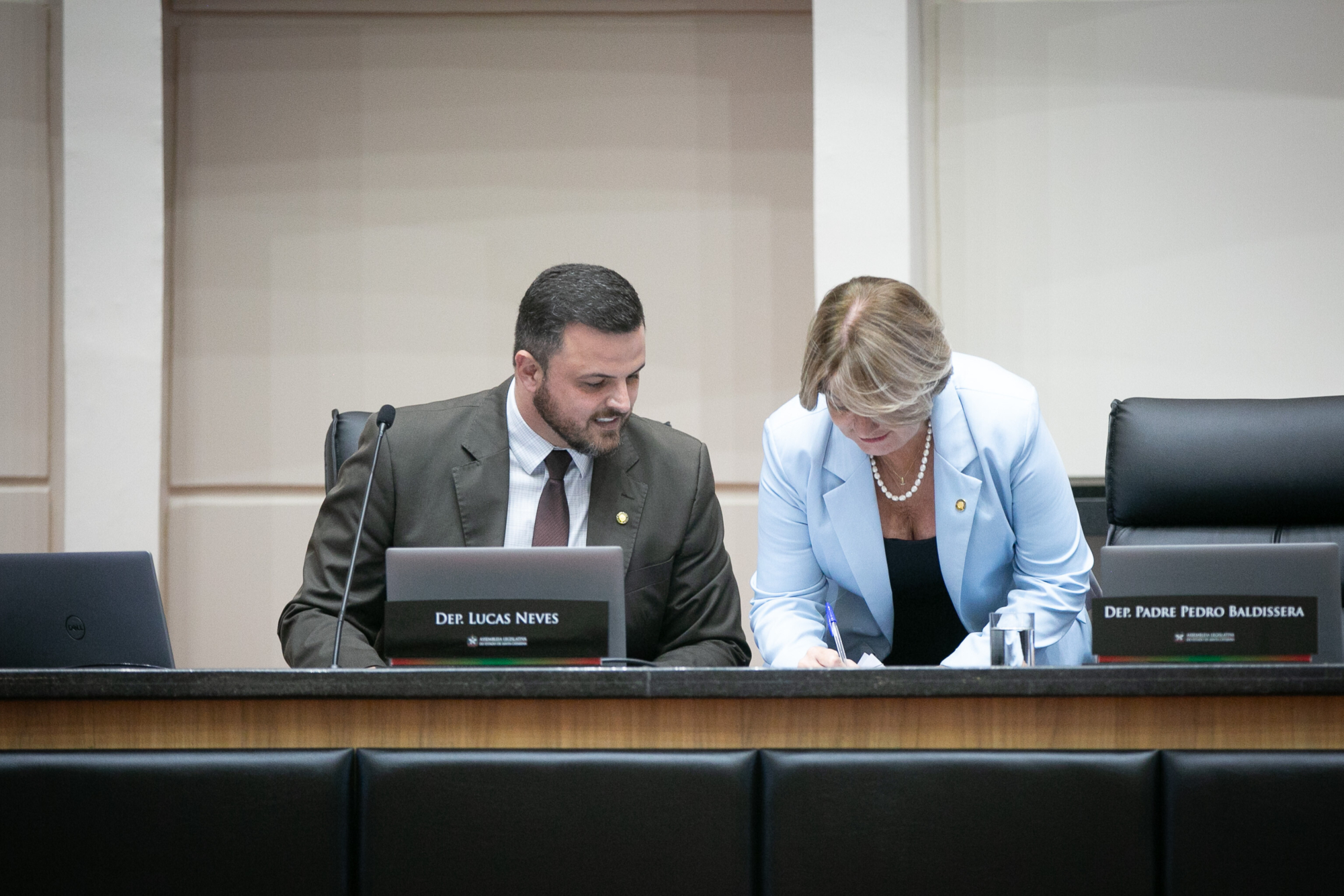 - Deputado Lucas Neves (Podemos) 	-Deputada Janice Krasniak(Podemos)
