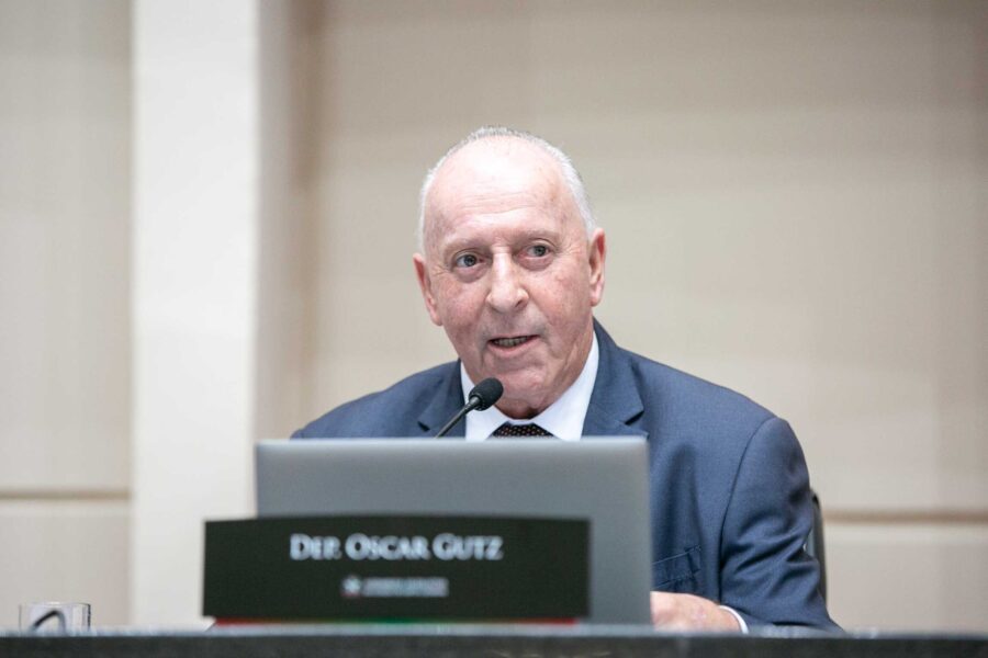 Deputado Oscar Gutz