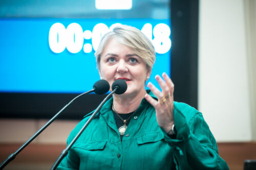 Deputados repercutem visita de Lula e atraso de obras em escola tradicional