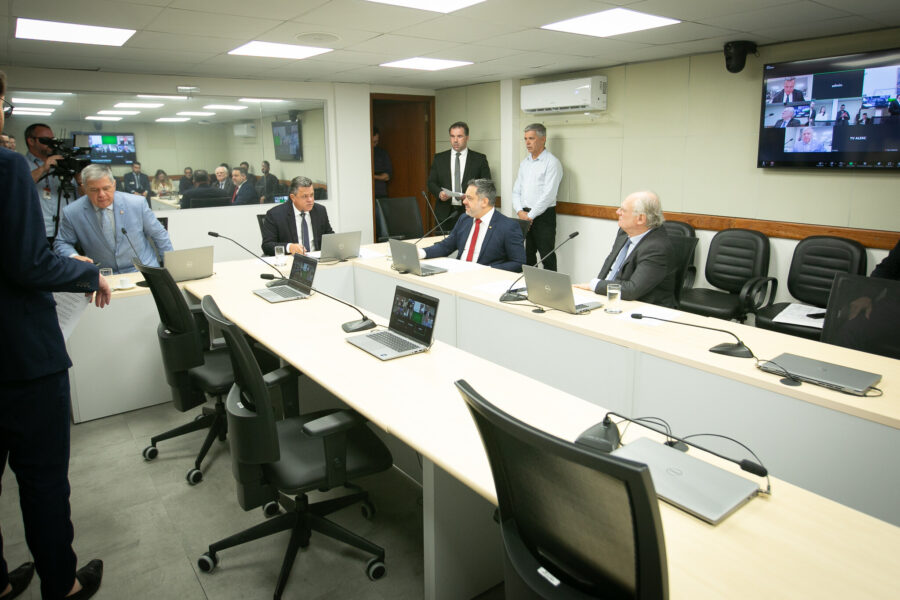 Saúde e jogos de azar dominam debates em reunião da Comissão de Trabalho
