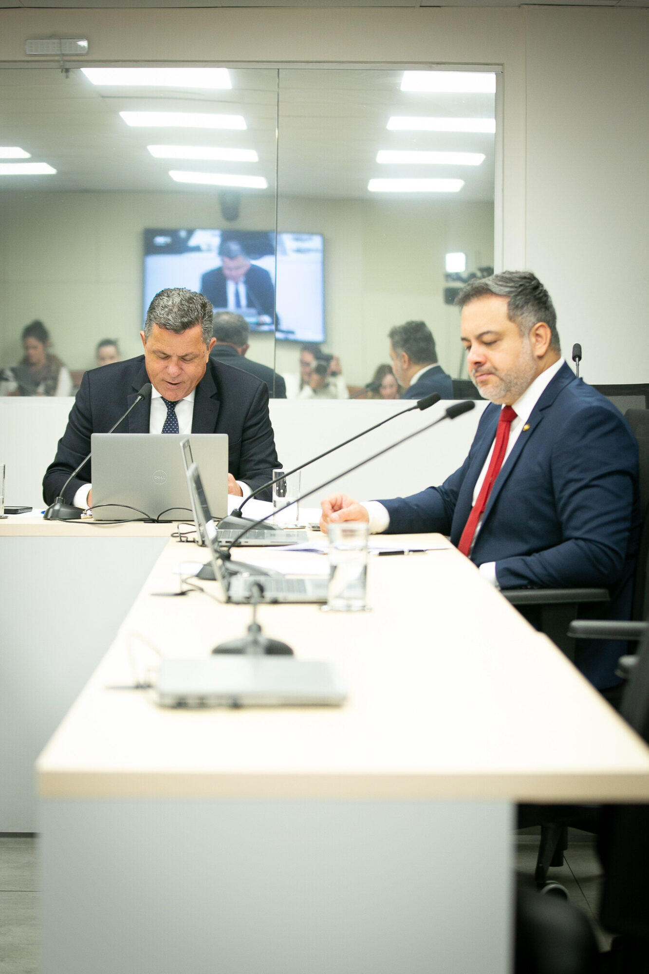 - Deputado Ivan Natz (PL)
-Deputado Thiago Morastoni (Podemos)