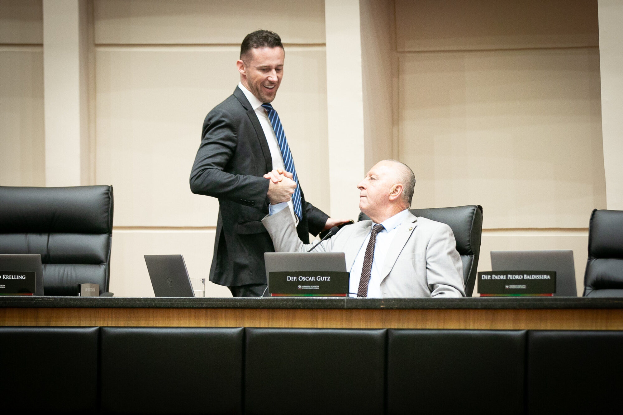- Deputado Fernando Krelling (MDB) 	
- Deputado Oscar Gutz (PL)
