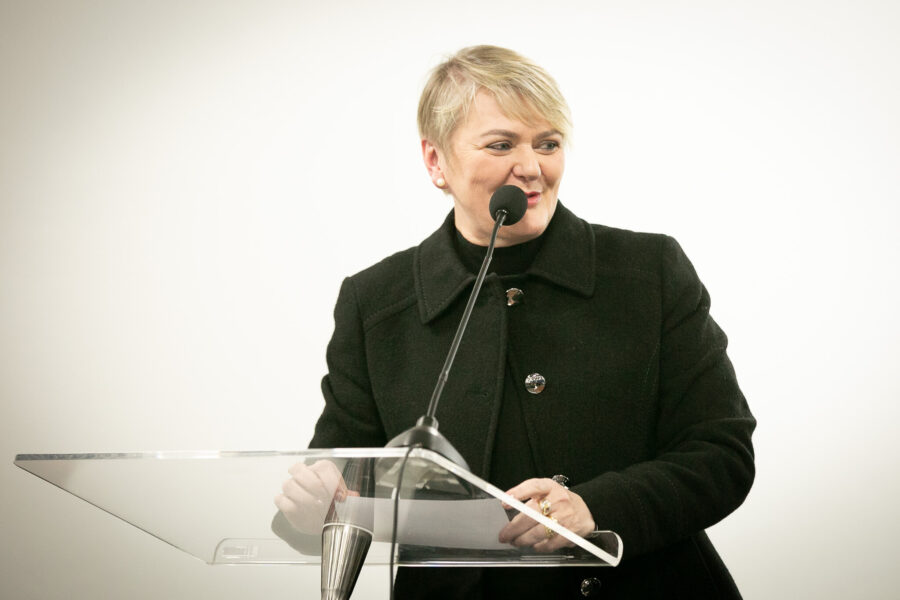 Deputada Luciane Carminatti.
